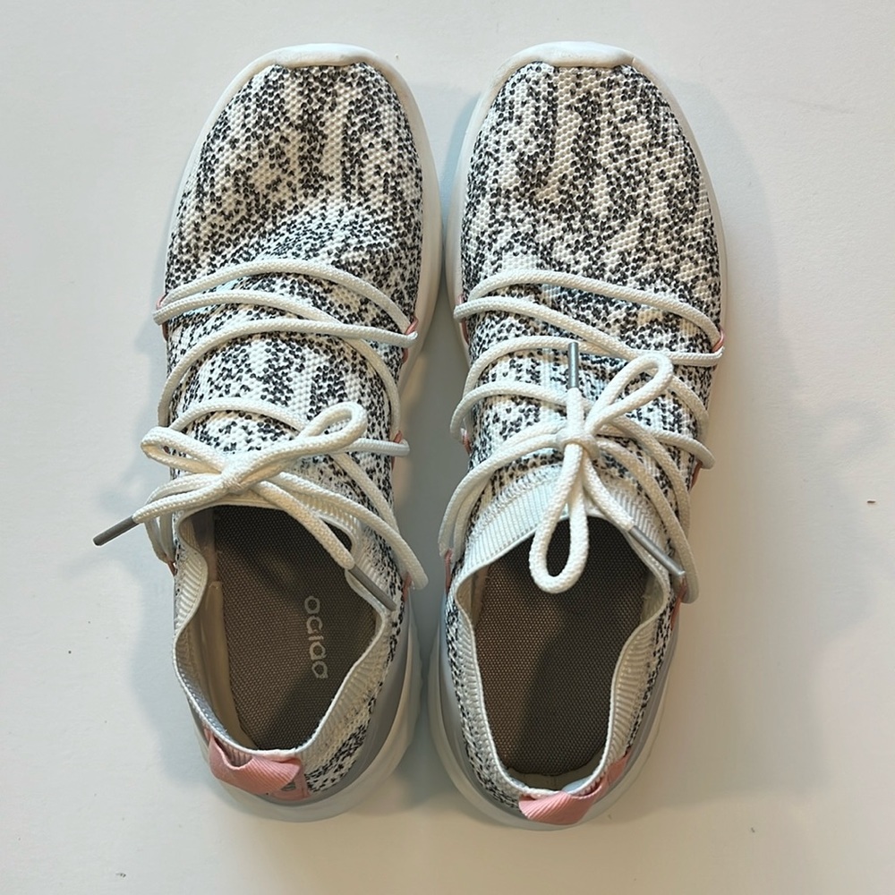 adidas - “Ultimamotion” running shoe, cloud form, 10